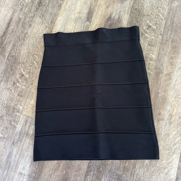 NWT! BCBG Max Azria “SIMONE" Bodycon Fitted Skirt - Picture 2 of 7